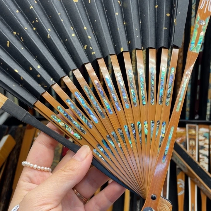 扇子郭炜炜呜呜呜太一样