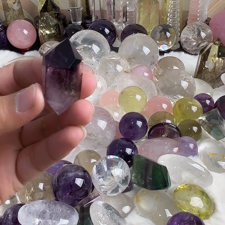 姜***姜颈饰未镶嵌水晶超七