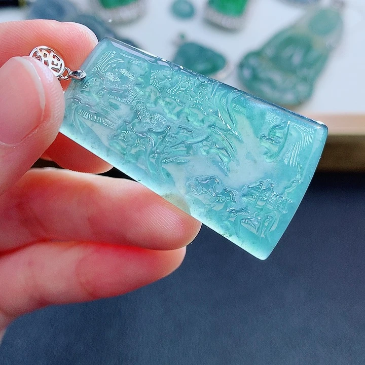 翡翠颈饰未镶嵌翡翠