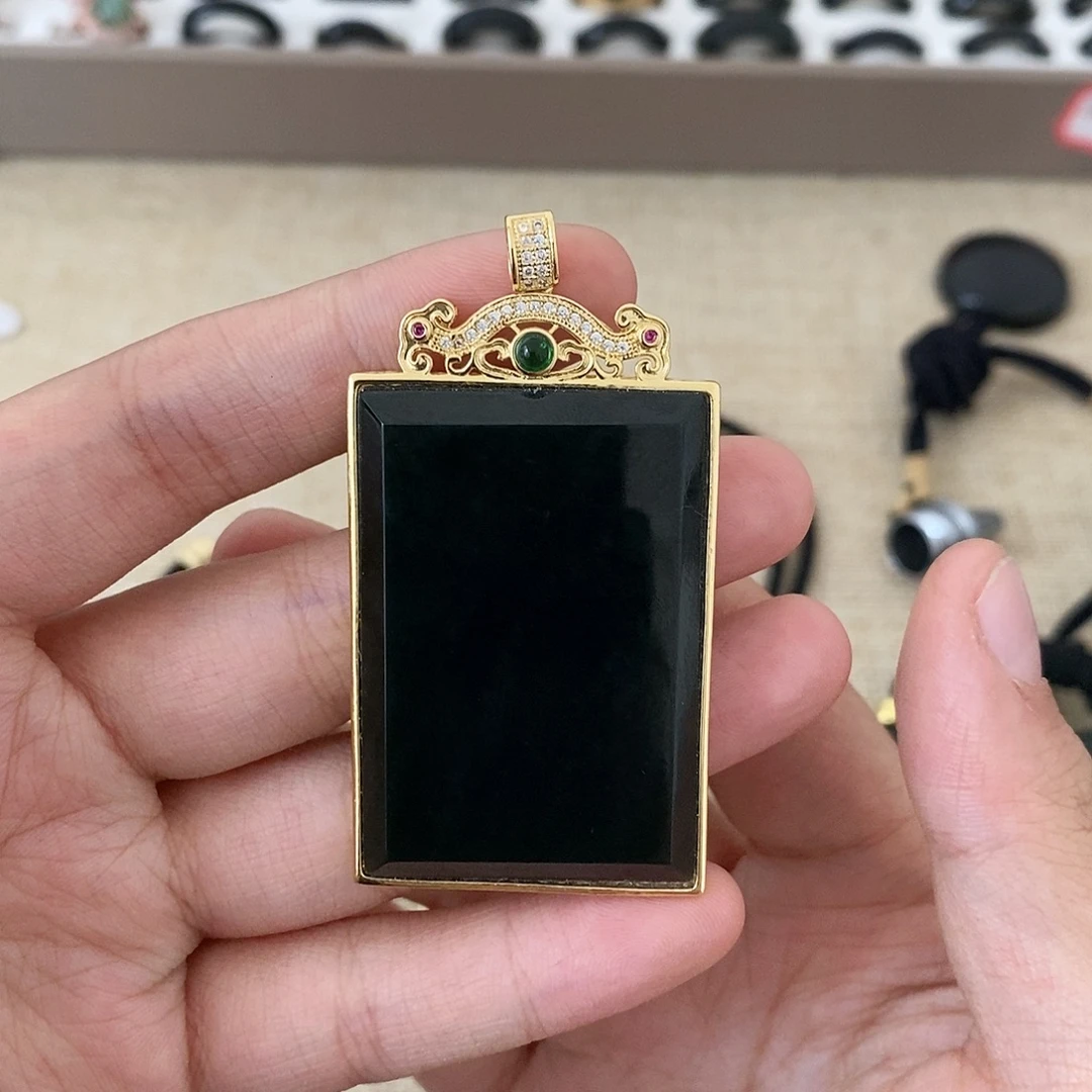 桑***娘和田玉合金颈饰和田玉