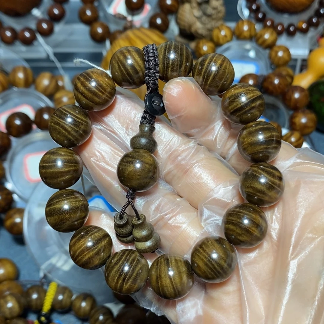 金丝楠木雕工艺品15