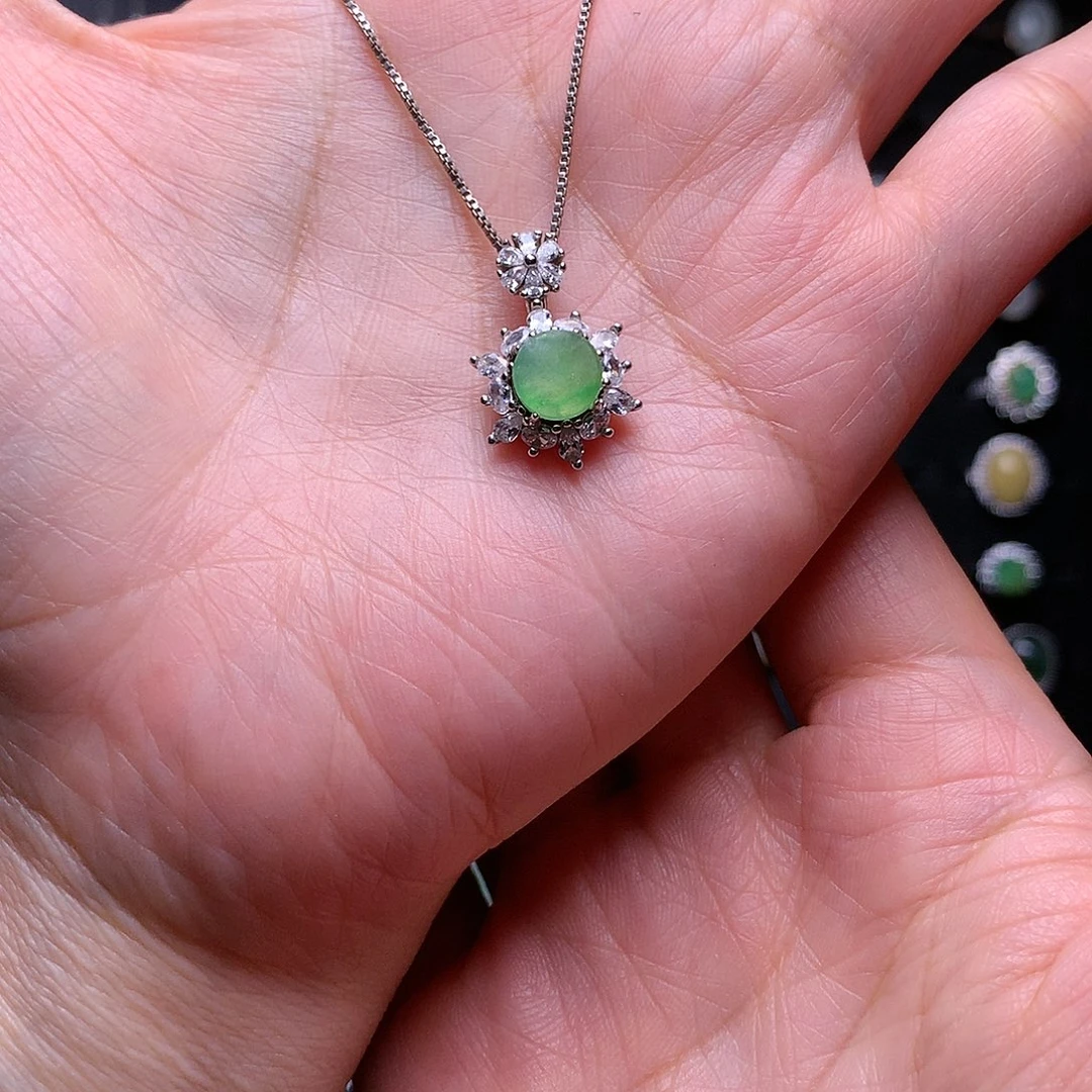 翡翠颈饰银S925镶嵌111111