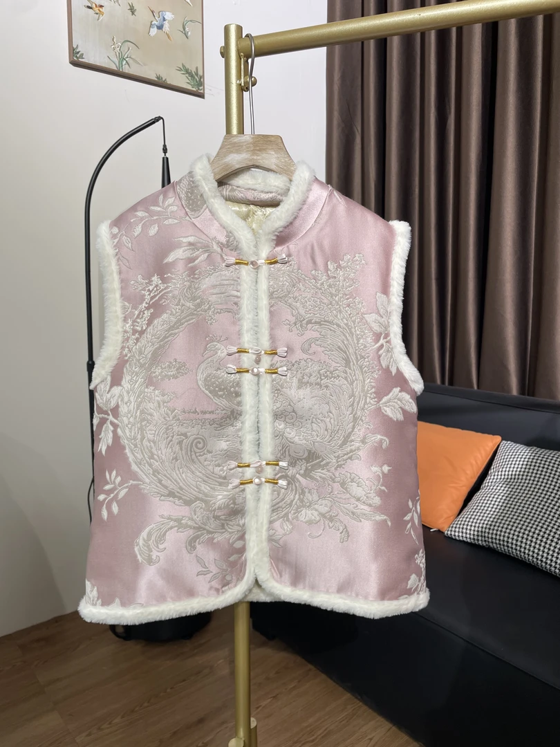 新中式加绒加厚秋冬款刺绣马甲