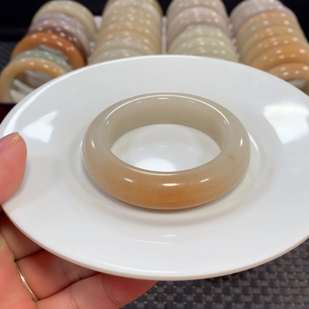 Z***-石英质玉（佘太翠）未镶嵌手镯漏51.8糖镯