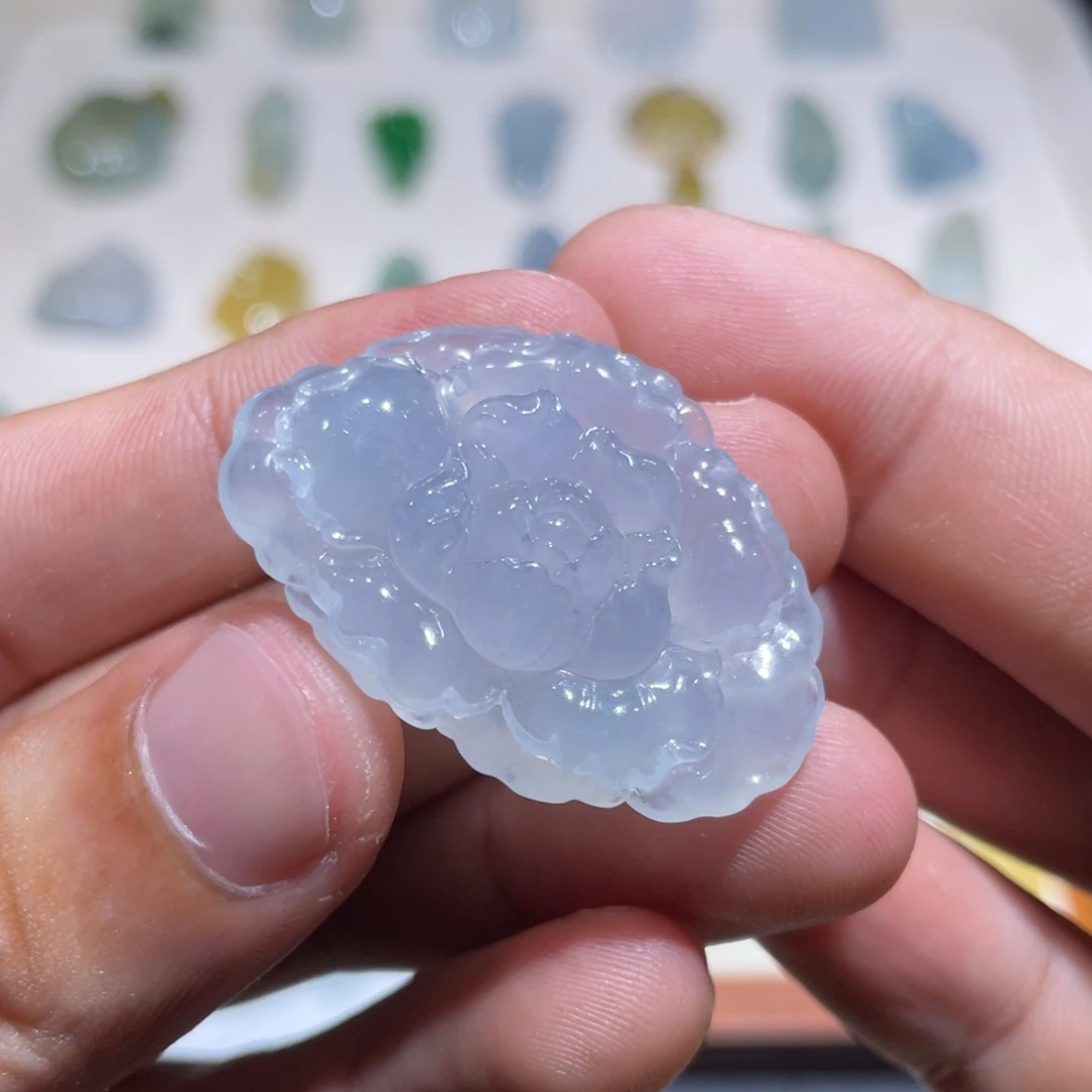 颈饰未镶嵌翡翠牡丹花