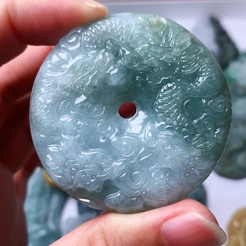 颈饰未镶嵌翡翠缅甸翡翠九龙扣