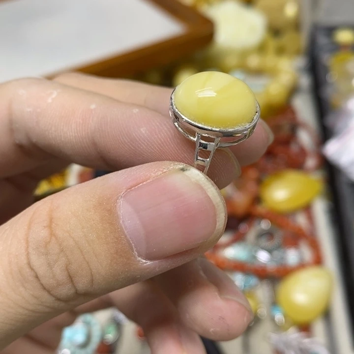 银S925镶嵌蜜蜡裸石戒指