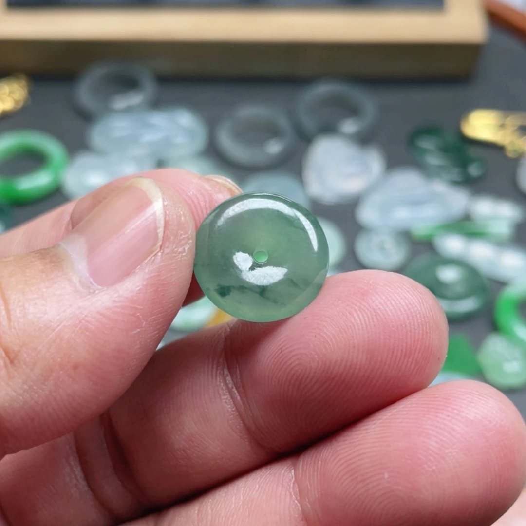 【闪购商品】翡翠颈饰未镶嵌翡翠