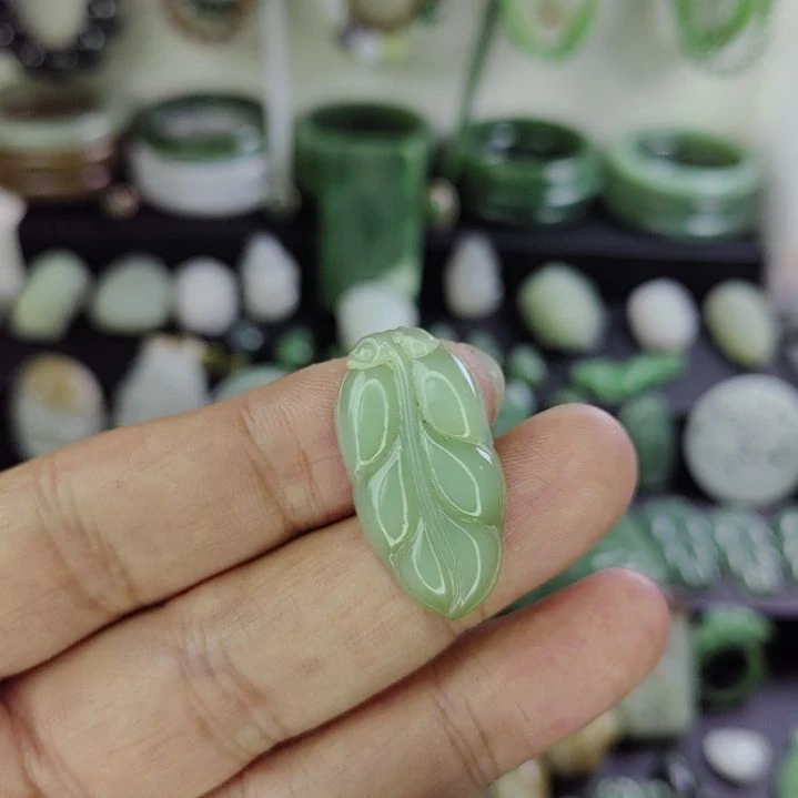 和田玉未镶嵌吊坠(不含链)