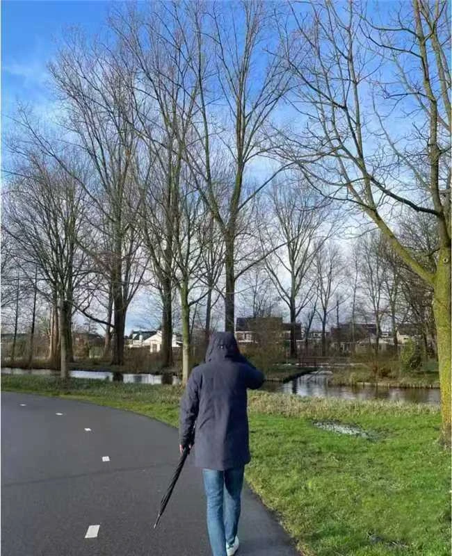 1男士商务V系防寒外套