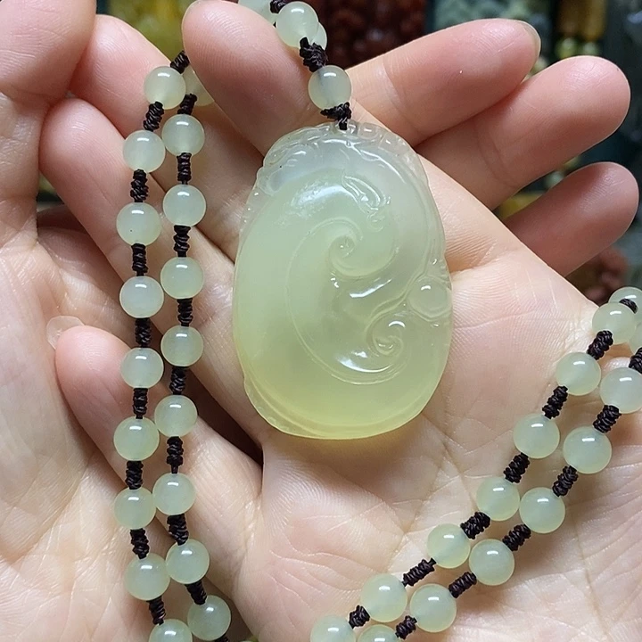 岫玉未镶嵌吊坠(赠链)