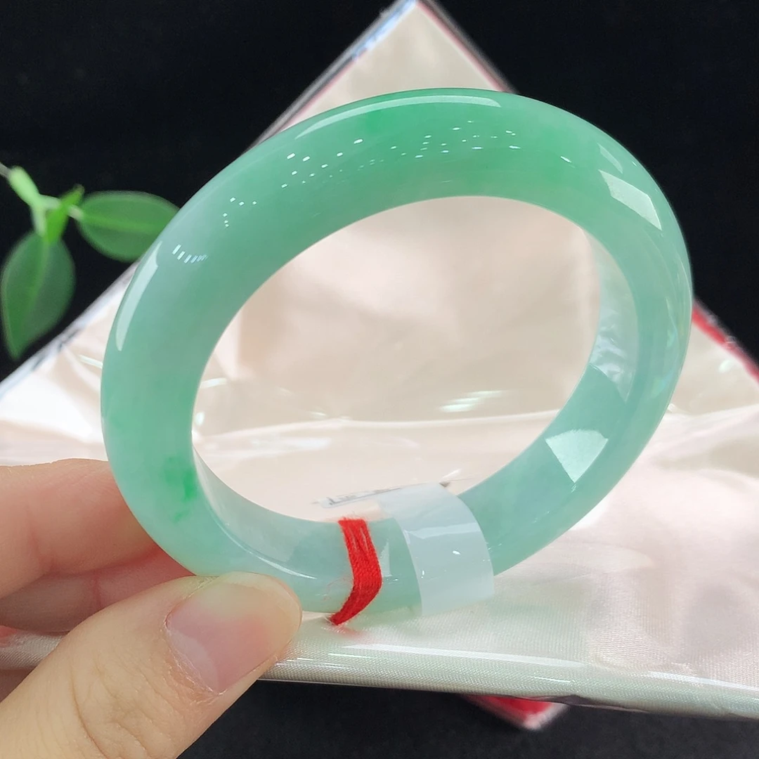 翡翠未镶嵌手镯0556