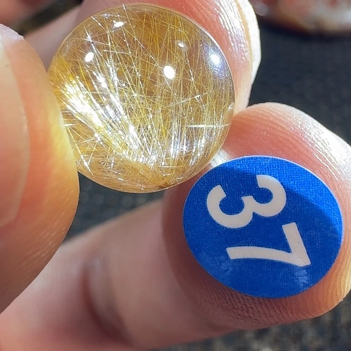 小***乐水晶未镶嵌颈饰我