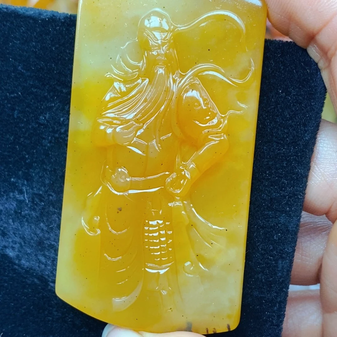 未镶嵌石英质玉（黄龙玉）颈饰