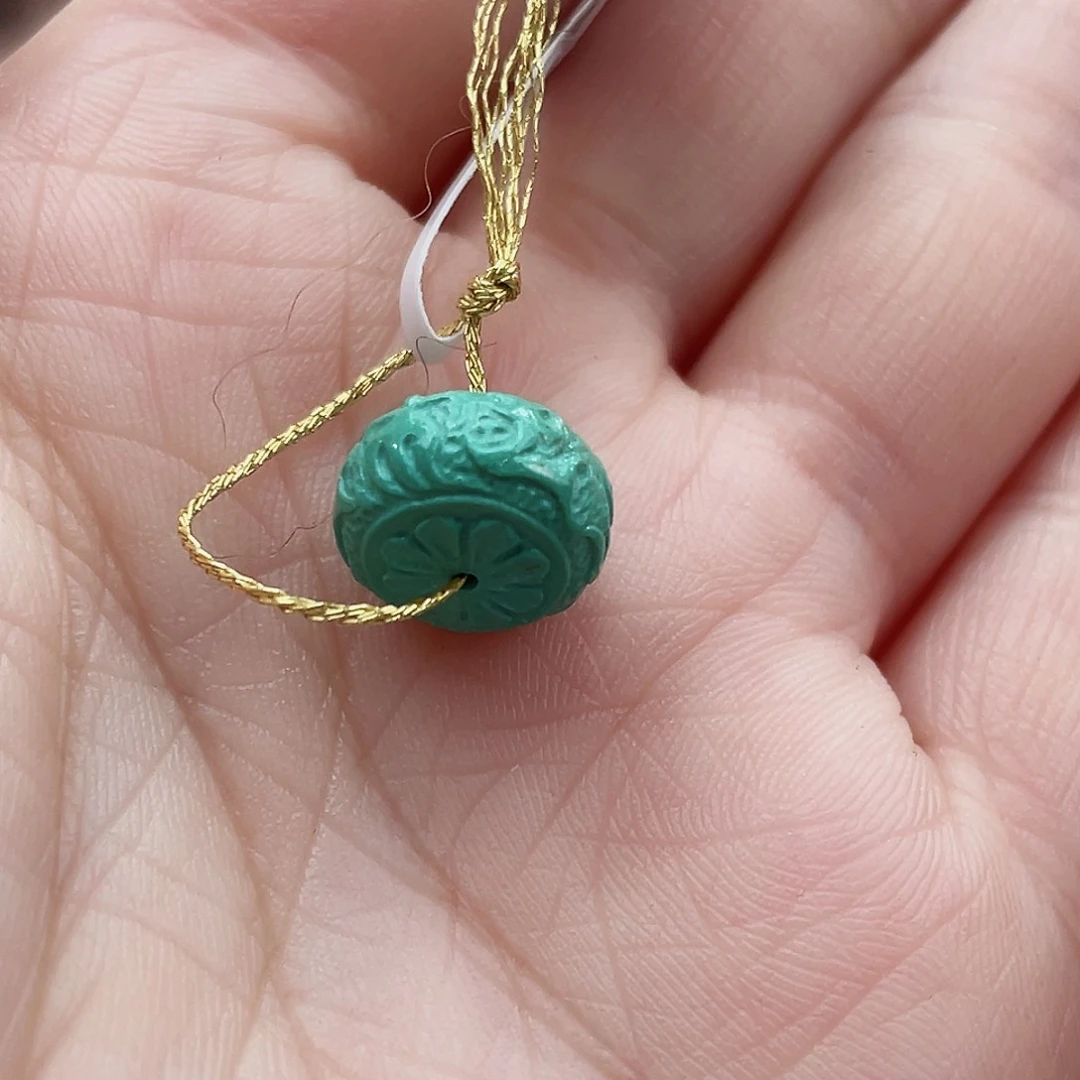 绿松石颈饰未镶嵌