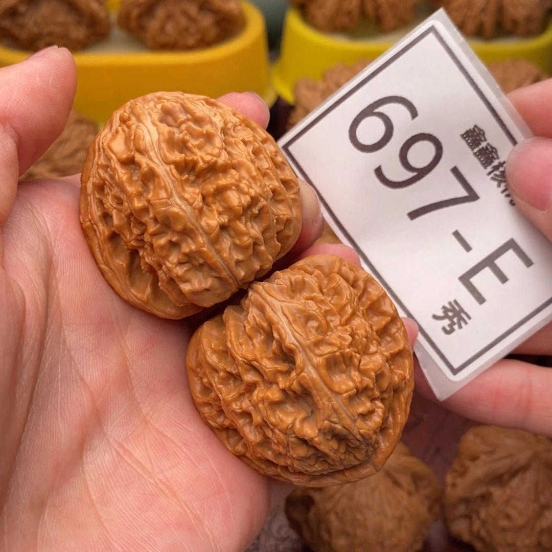 文玩核桃把件三角白39