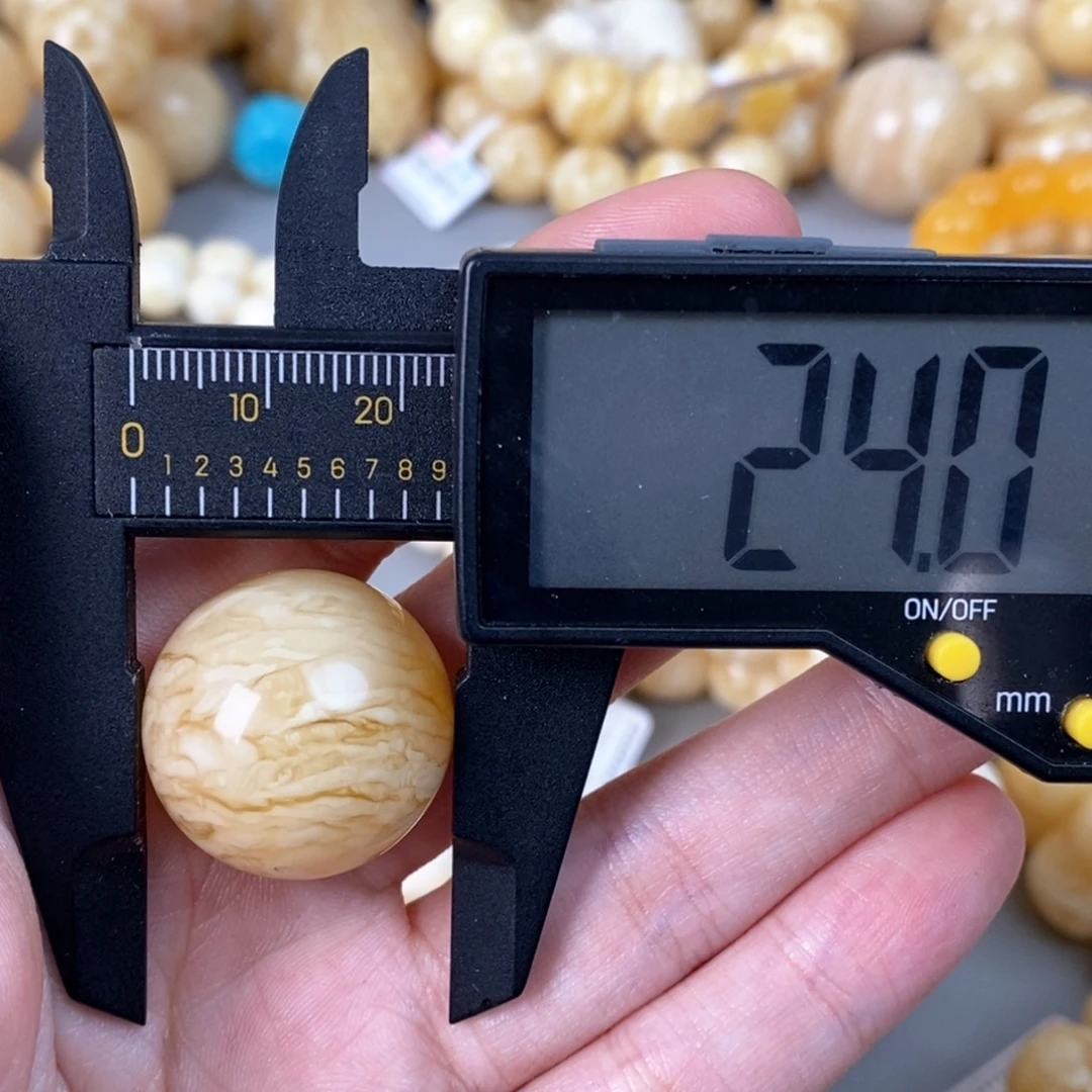 蜜蜡未镶嵌珠宝奇石7.8g