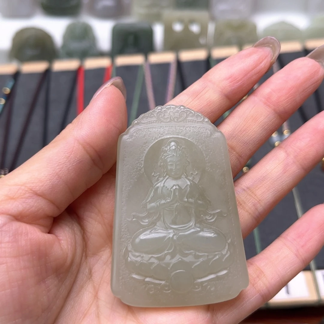 我***雪和田玉未镶嵌颈饰