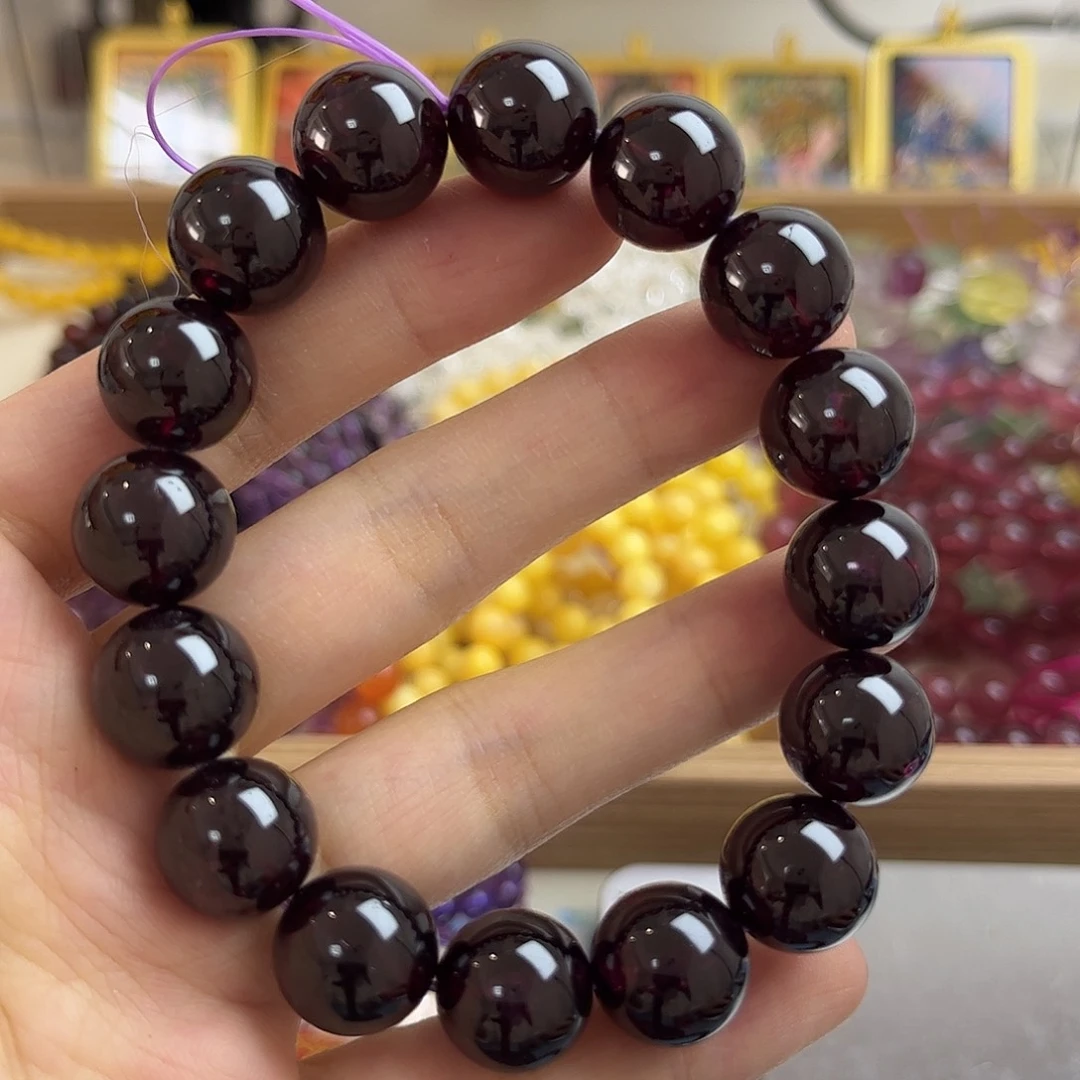 石榴石手链未镶嵌矿坑