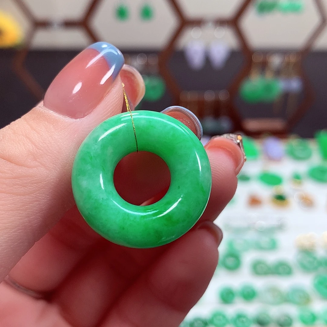 翡翠项链未镶嵌天然翡翠