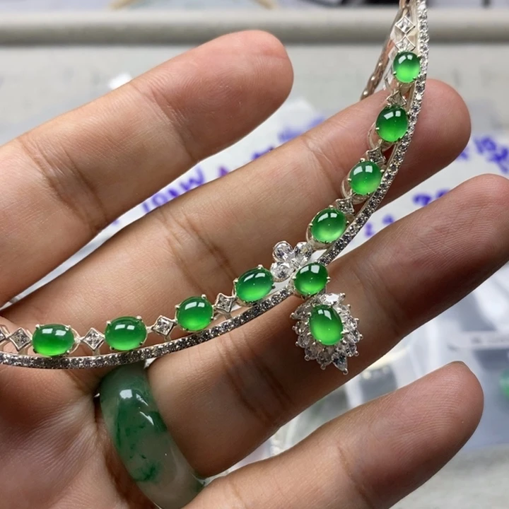 未镶嵌定制翡翠小龙石5-6mm