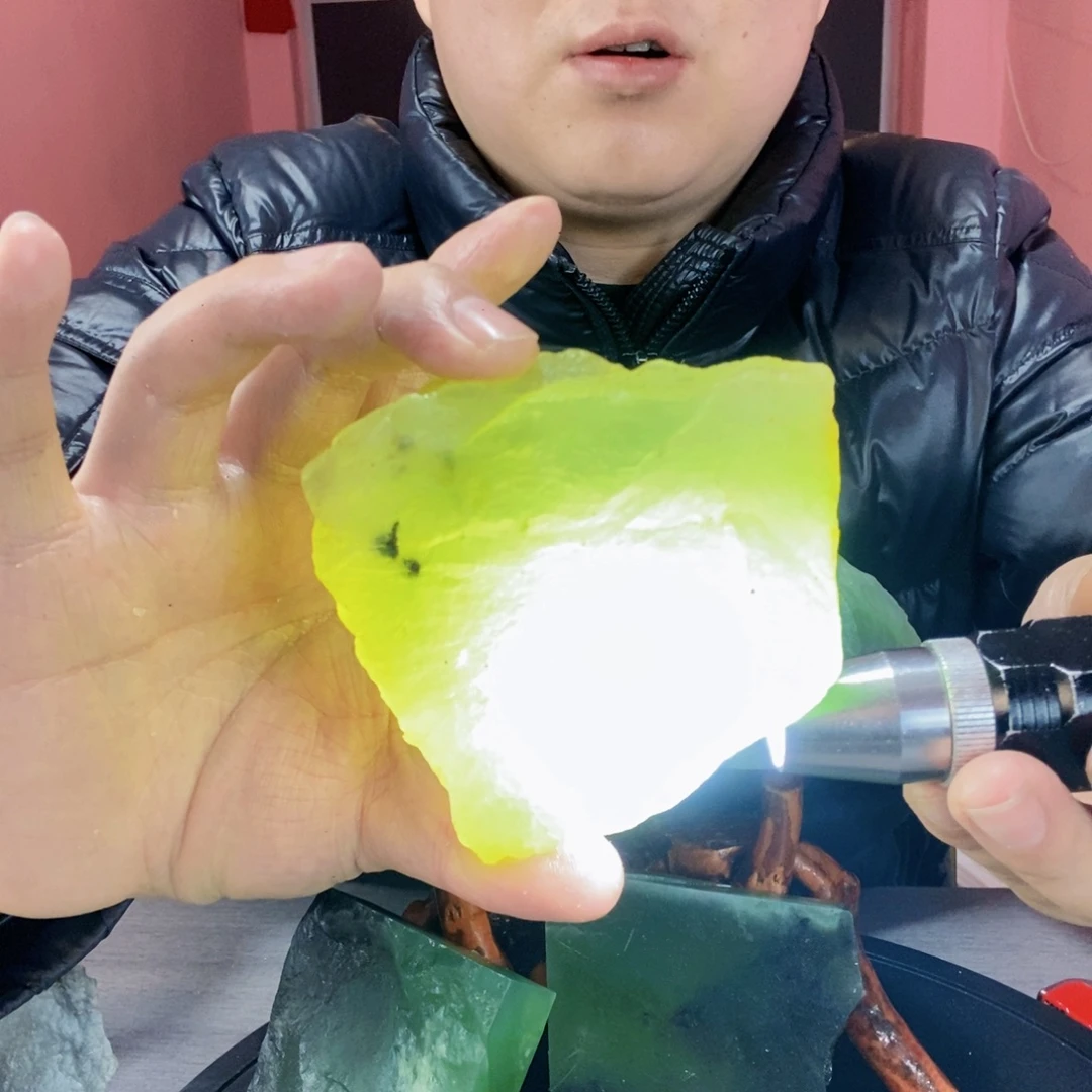 蛇纹石玉未镶嵌岫玉原石蛇纹石玉