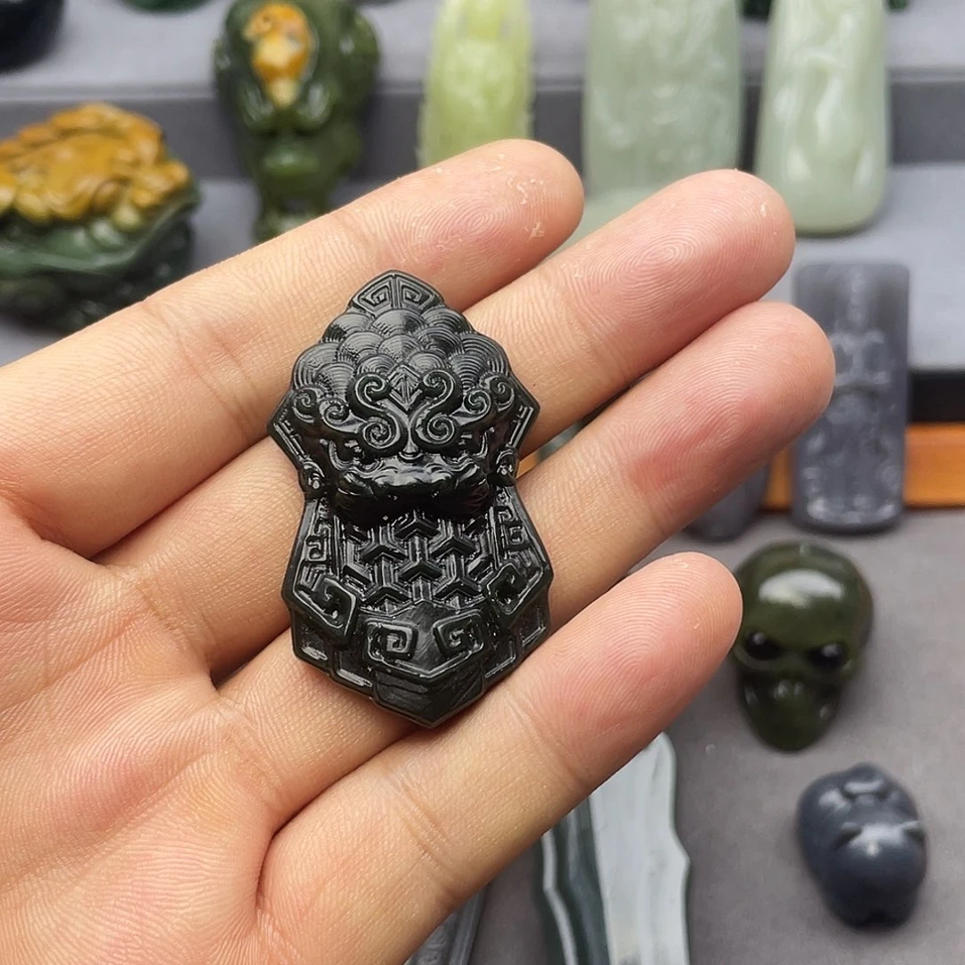 不***称和田玉未镶嵌颈饰