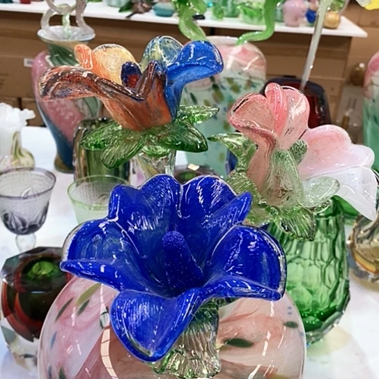 琉璃花瓶高45厘米宽9厘米