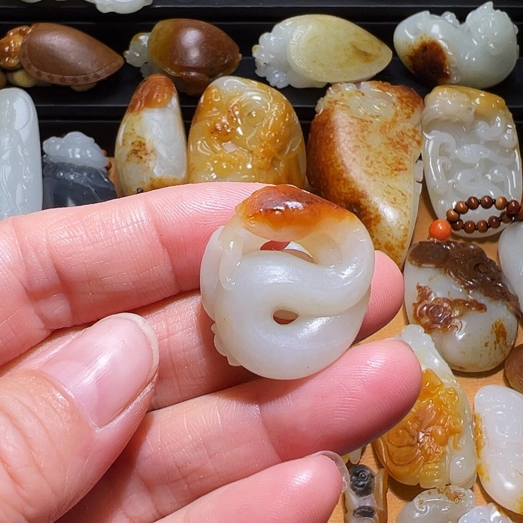 和田玉颈饰未镶嵌明*川