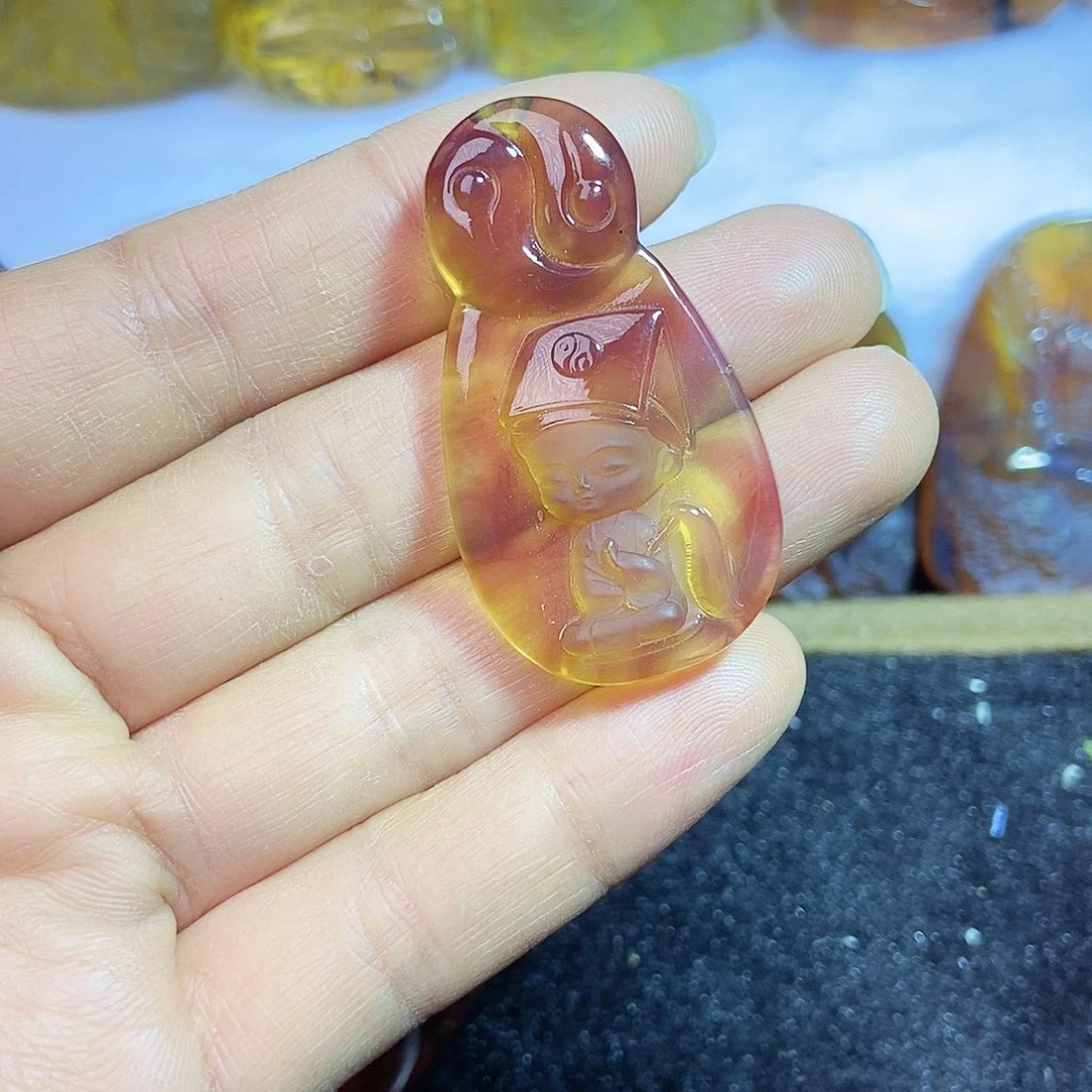 琥珀颈饰未镶嵌琥珀