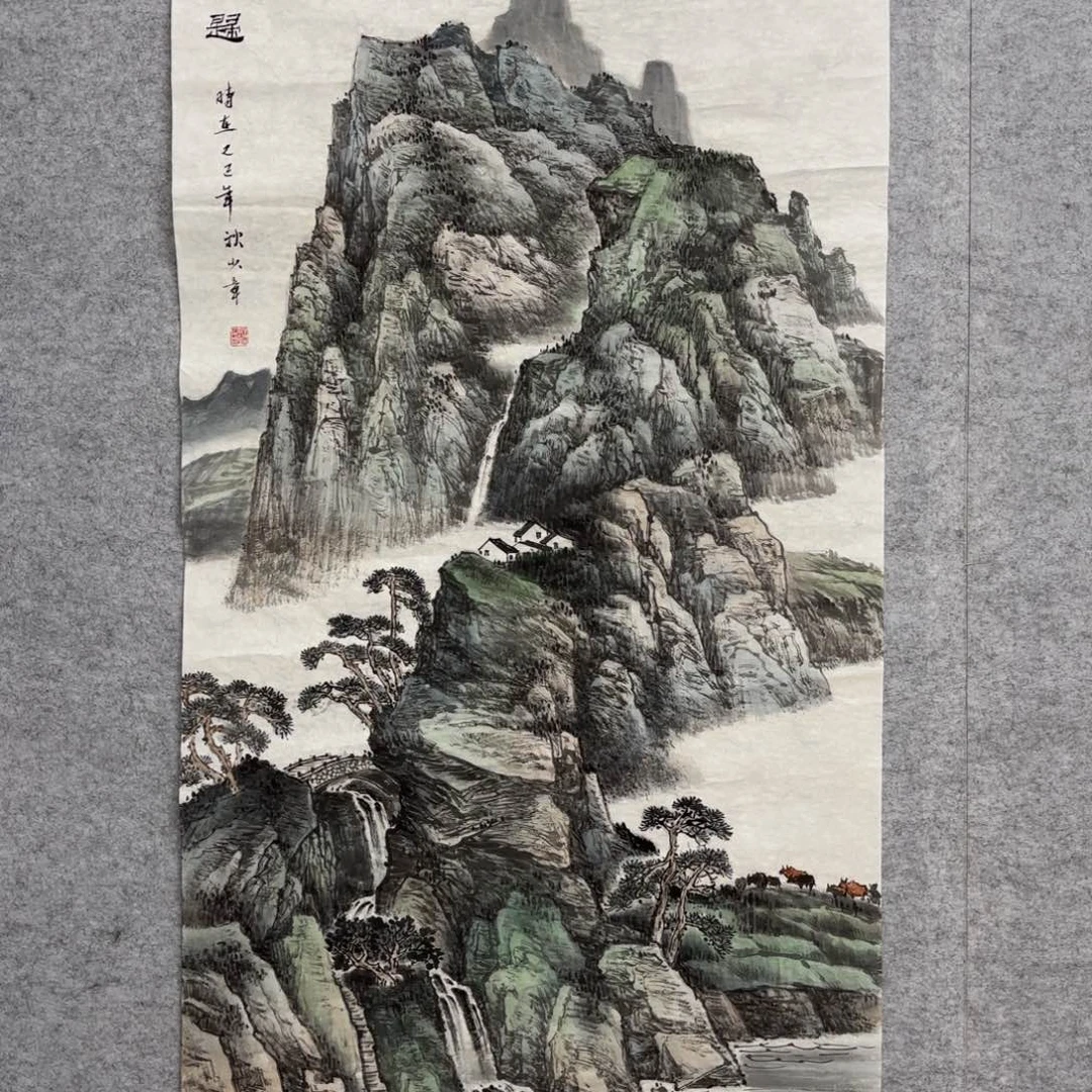 国画花鸟等图案为一体而得
