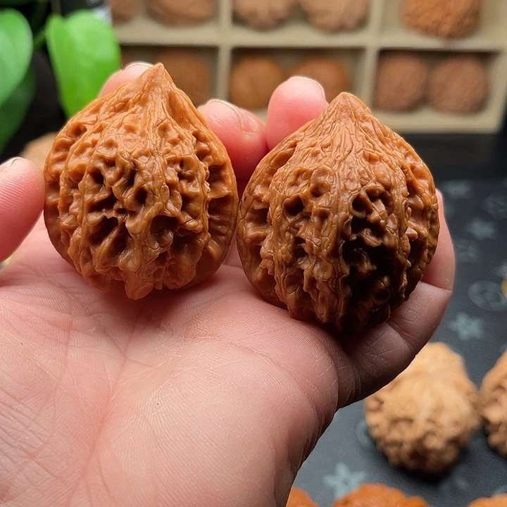 文玩核桃把件全品大故石边42➕