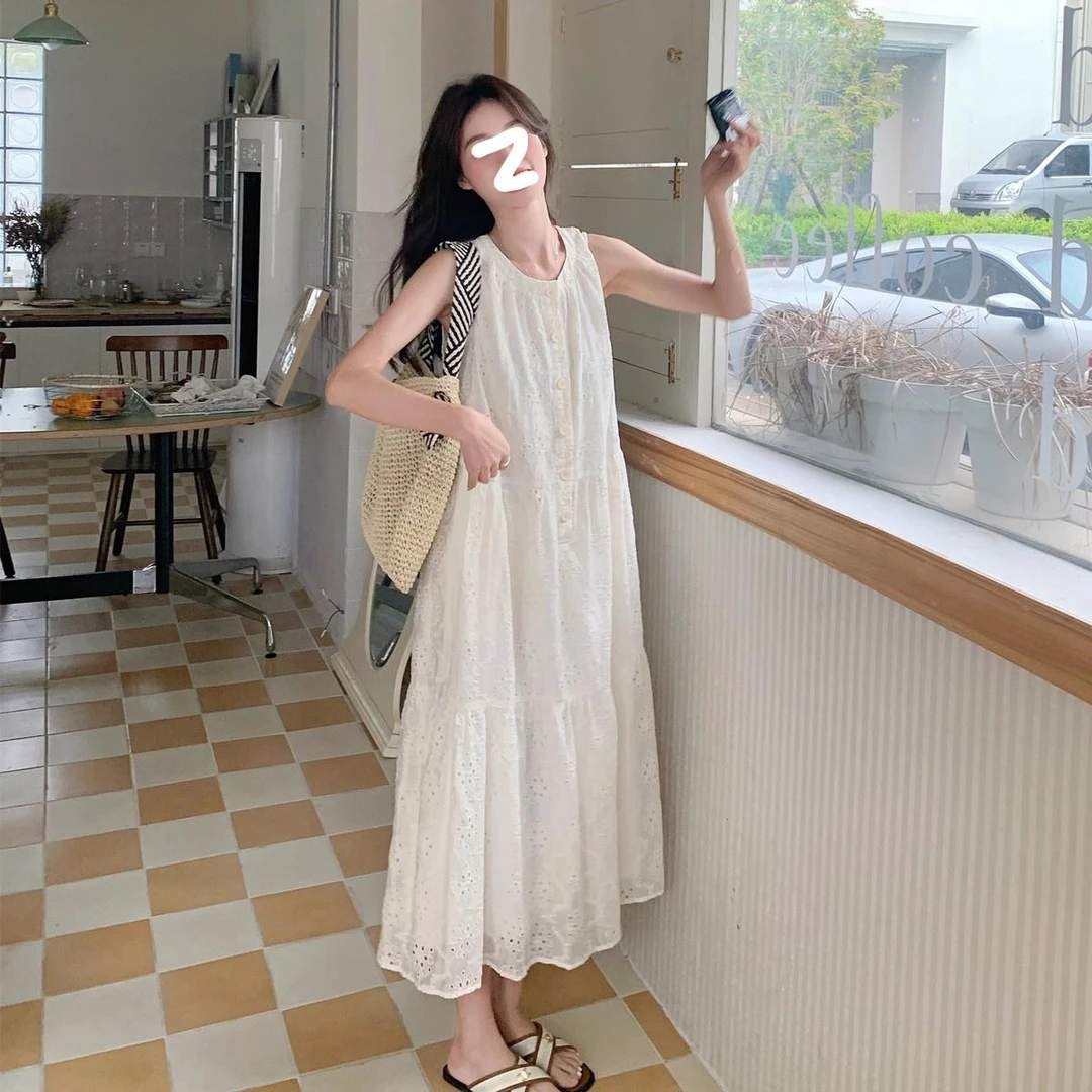 2025年夏季新款法式温柔风减龄褶皱拼接重工钩花无袖背心连衣裙女