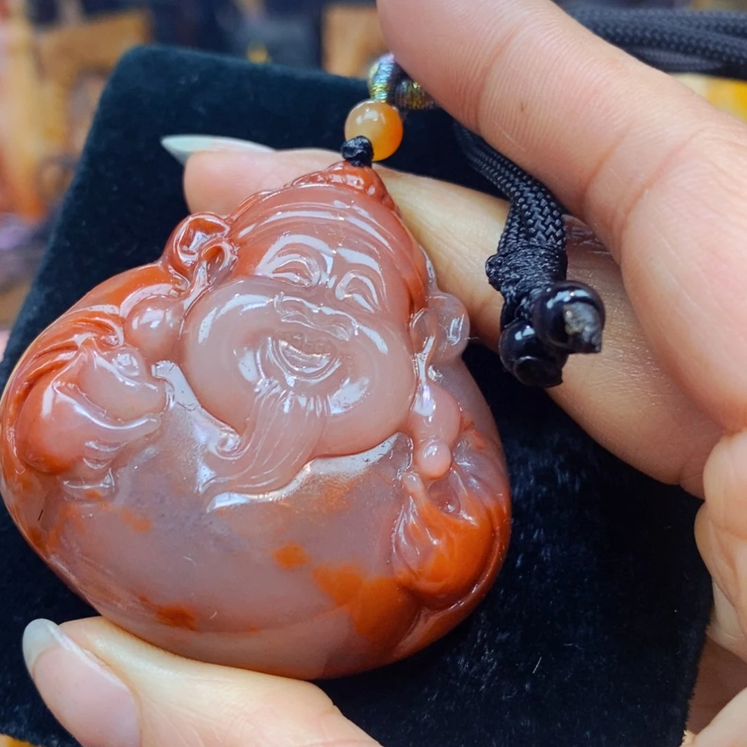 未镶嵌石英质玉（黄龙玉）颈饰