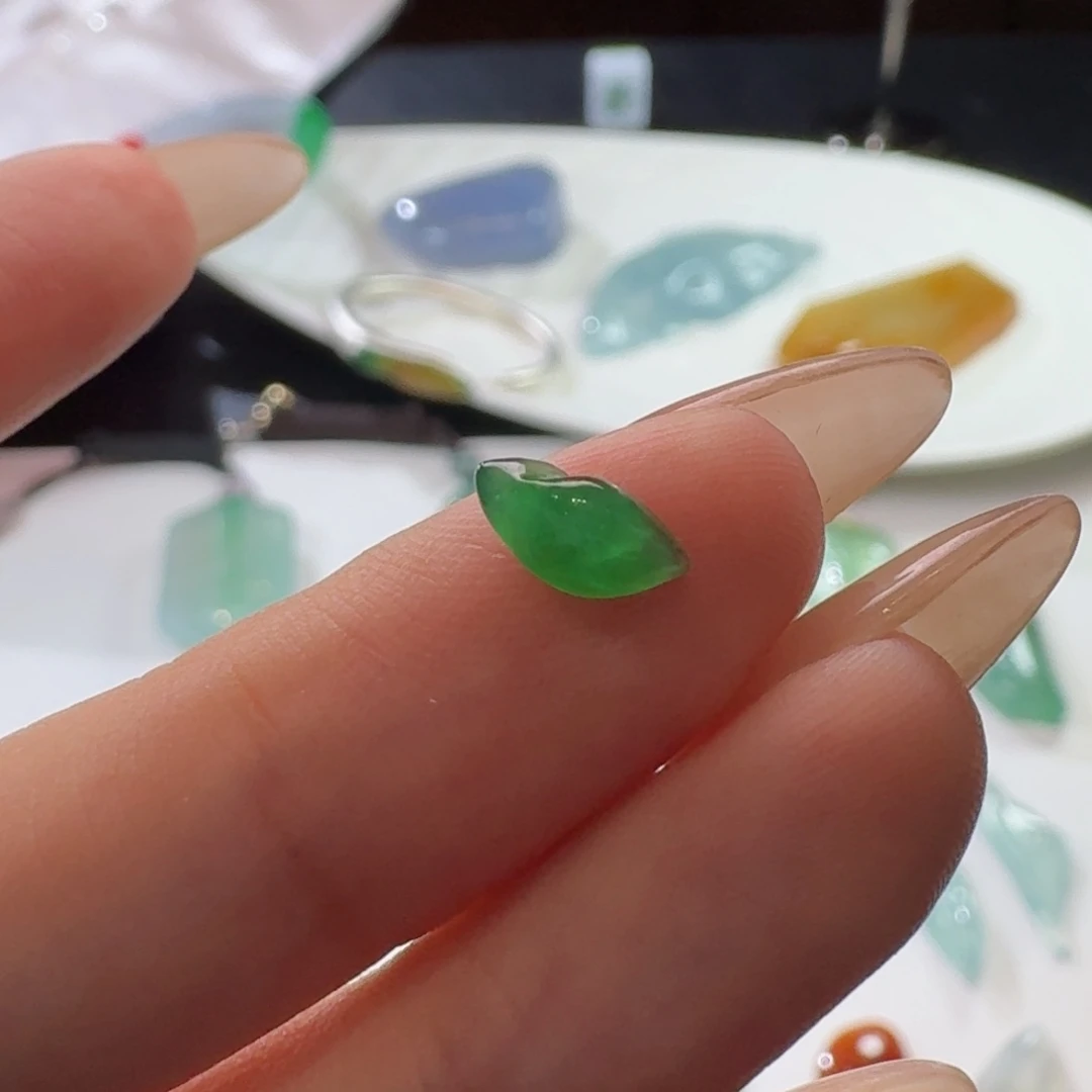 定制翡翠未镶嵌随行冰绿小材料