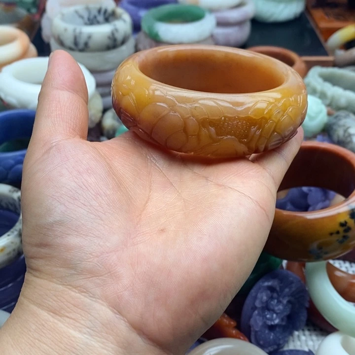 石英质玉（佘太翠）未镶嵌手镯