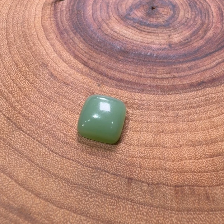 喃***语和田玉未镶嵌颈饰