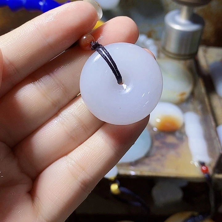 石英质玉未镶嵌颈饰