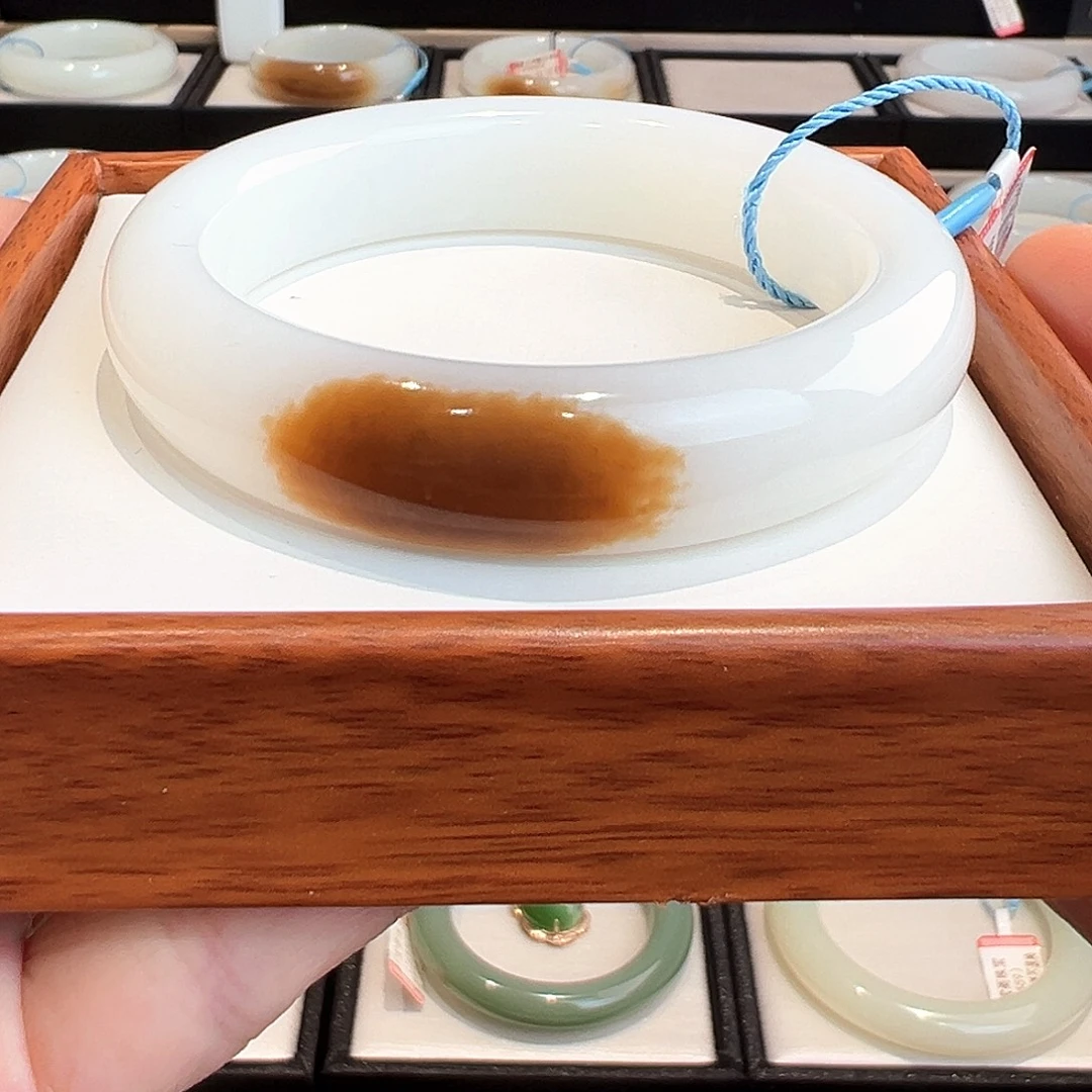 和田玉未镶嵌手镯