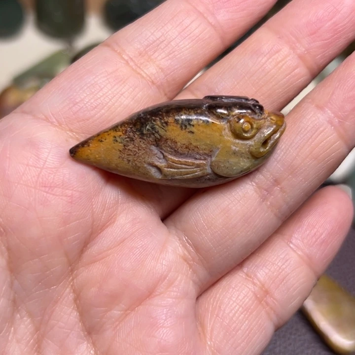 用***7岫岩河磨玉（透闪石质玉）未镶嵌颈饰