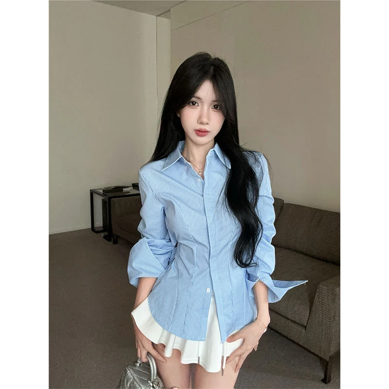 2025早秋辣妹排扣条纹衬衫polo领设计感露背上衣修身百搭短裙套装