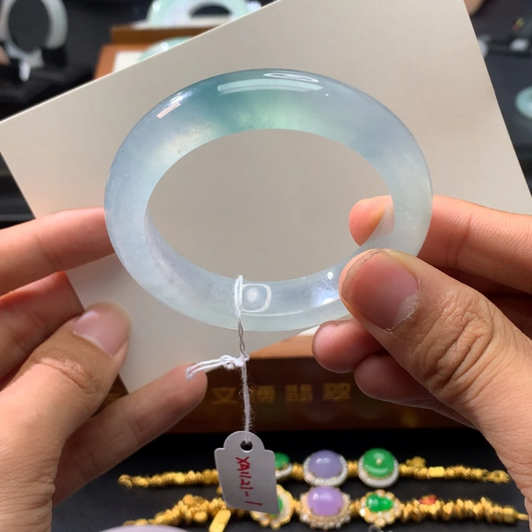 翡翠未镶嵌手镯正圈