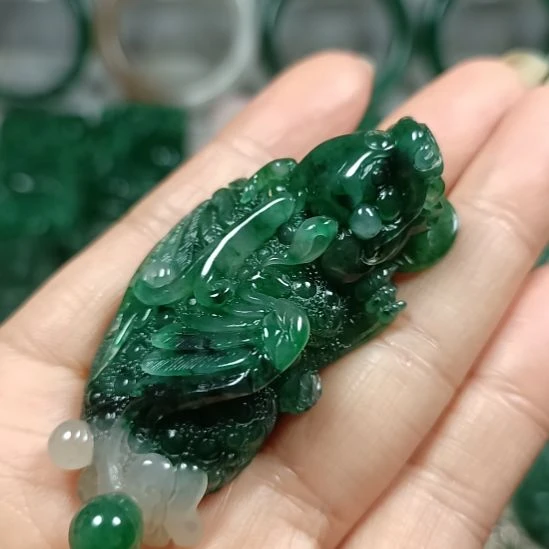 独山玉未镶嵌貔貅