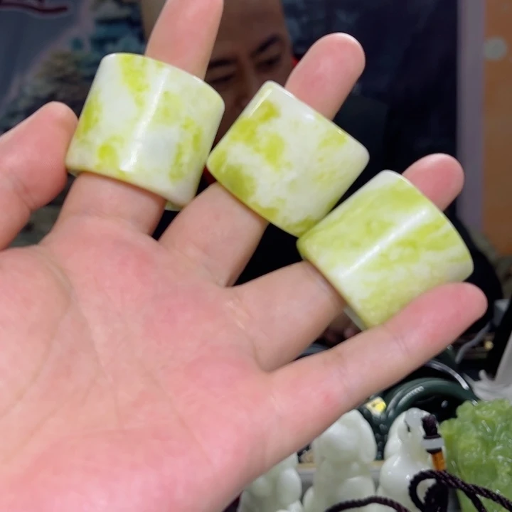 蛇纹石玉扳指多样性发货未镶嵌