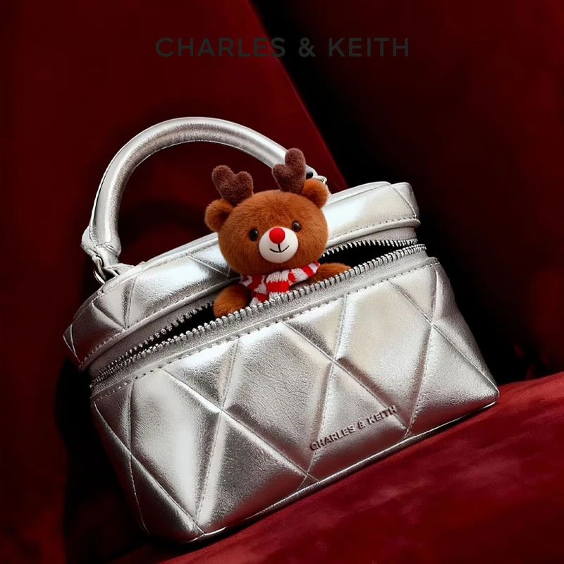 CHARLES & KEITH【圣诞系列】25冬款小香菱格链条手提包80782534-B