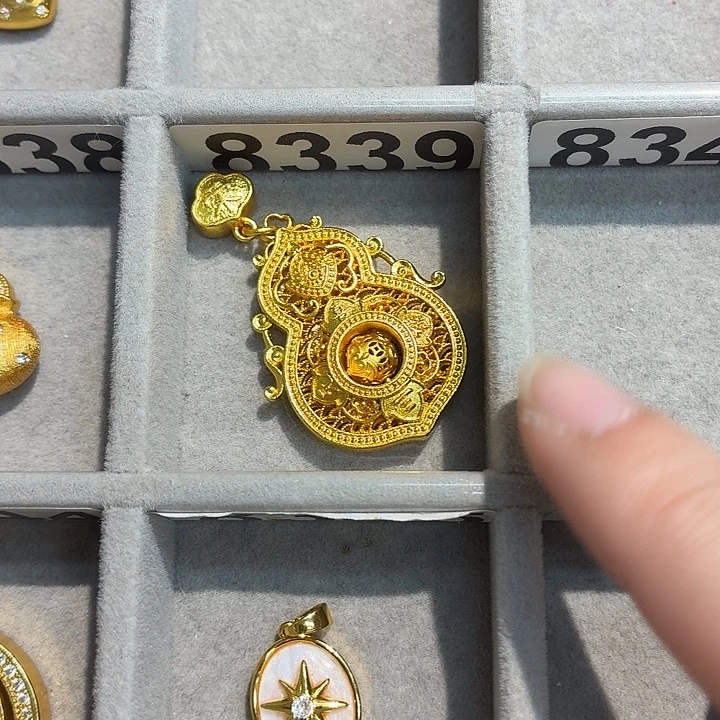 铜合金8339强保色发 1 个壹笔壹吊坠