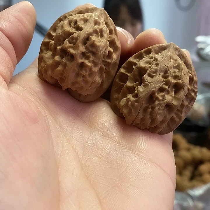 文玩核桃把件33.5蜡皮磐石小众