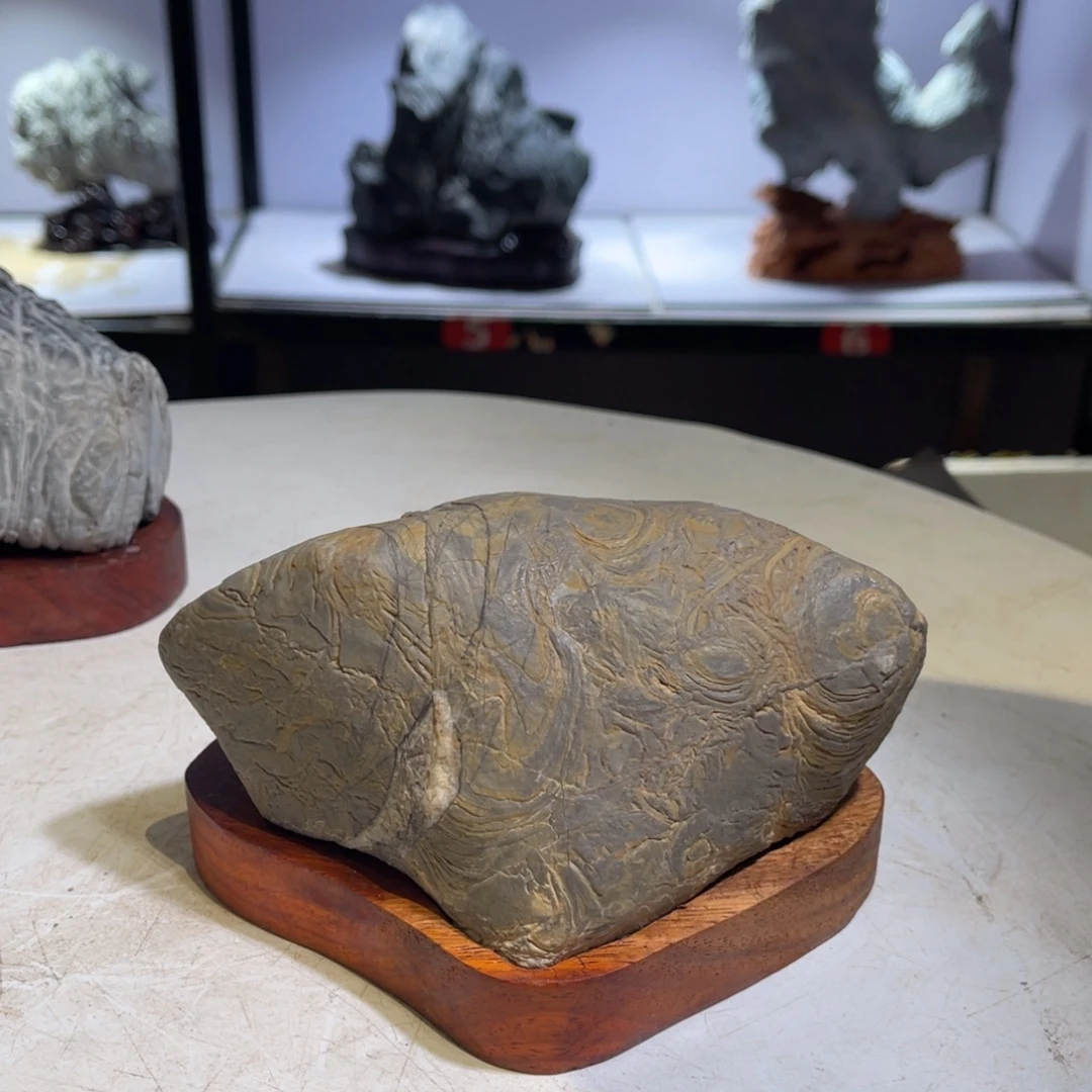 林***子石材灵璧奇石文化