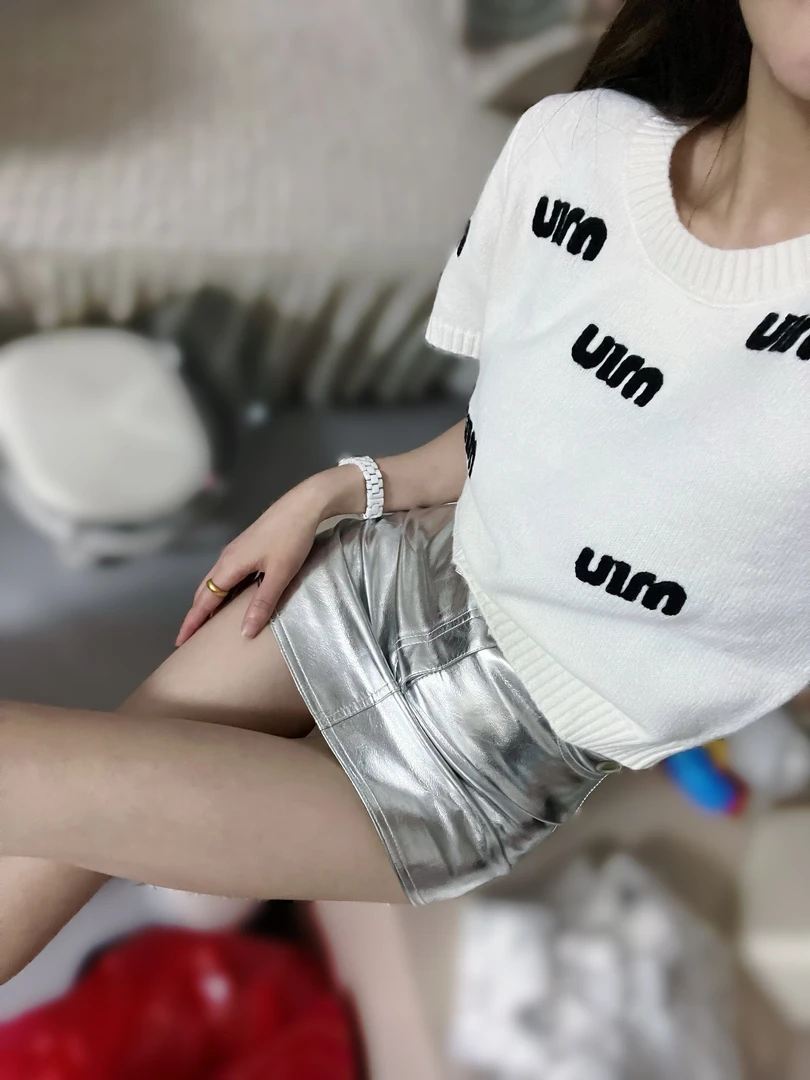 甜辣妹风小香风针织短袖设计感皮裙
