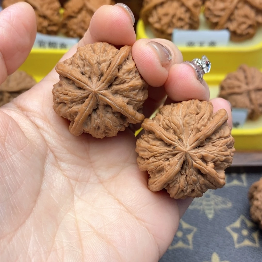 泉***品把件文玩核桃731号雨花石正四